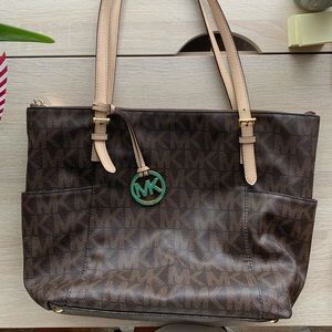 Michael Kors Zipping Tote
